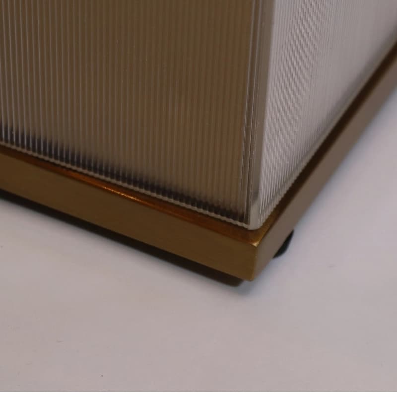 Placido Side Console