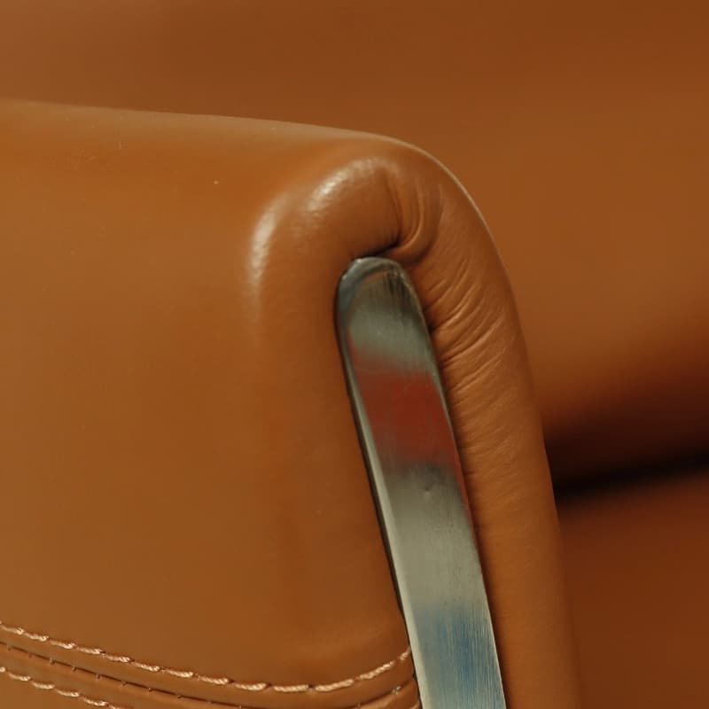 Munich Leather Hinge Chair