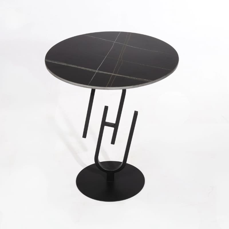 Vaunchy Side Table
